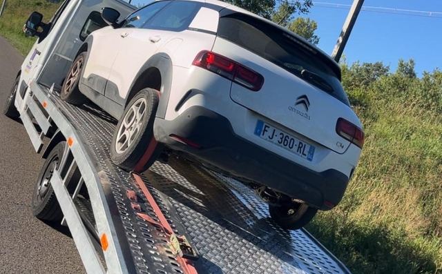Citroën C4 Cactus dépannée et chargée sur le plateau SO DEPANNE