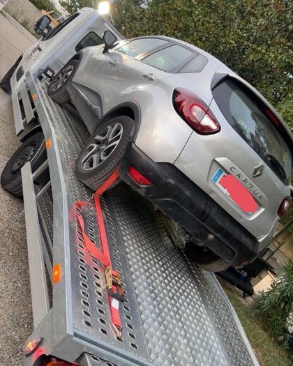 Renault Captur dépannée et chargée sur le plateau SO DEPANNE