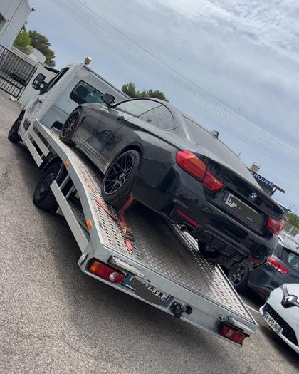 BMW Série 4 Pack M remorquée sur le plateau SO DEPANNE
