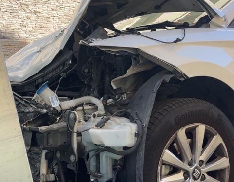 Seat Ibiza accidentée, avant endommagé, prise en charge par SO DEPANNE