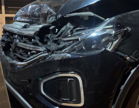 Volkswagen T-Roc accidenté, avant endommagé, intervention SO DEPANNE à Vitrolles